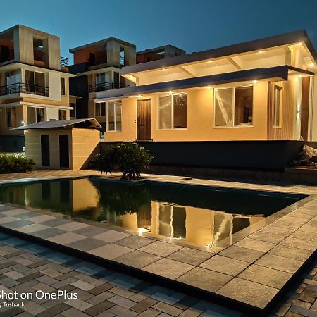 Royal Meadows Igatpuri 2Bhk Poolside Villa エクステリア 写真