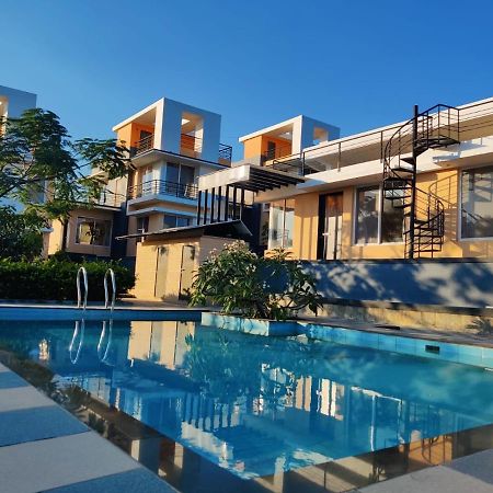 Royal Meadows Igatpuri 2Bhk Poolside Villa エクステリア 写真
