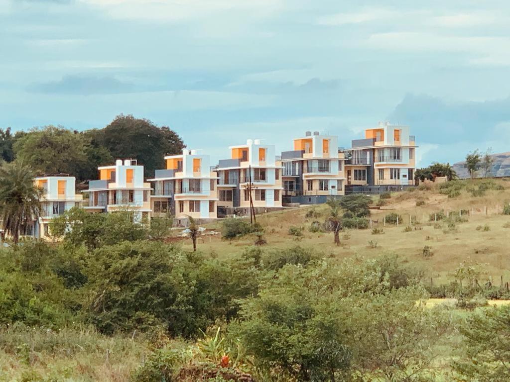 Royal Meadows Igatpuri 2Bhk Poolside Villa エクステリア 写真