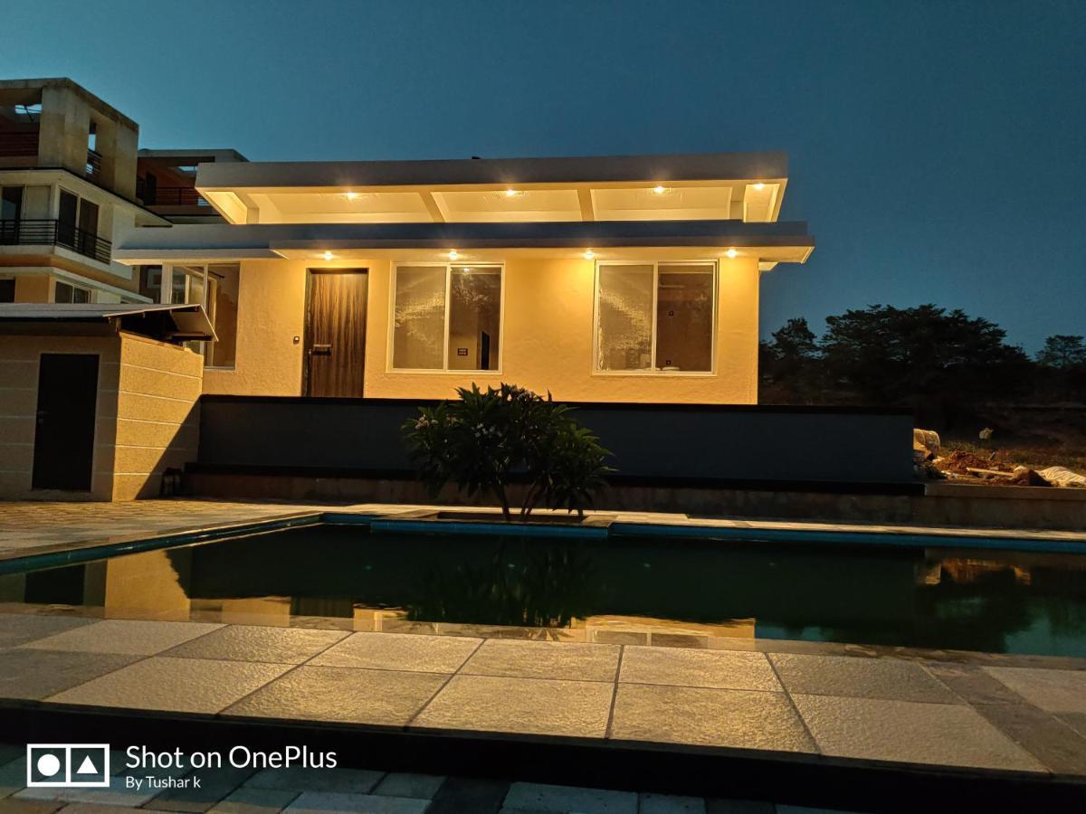 Royal Meadows Igatpuri 2Bhk Poolside Villa エクステリア 写真
