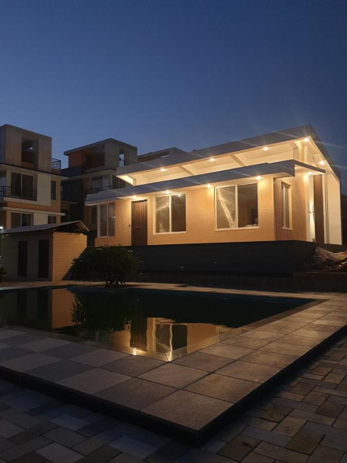 Royal Meadows Igatpuri 2Bhk Poolside Villa エクステリア 写真