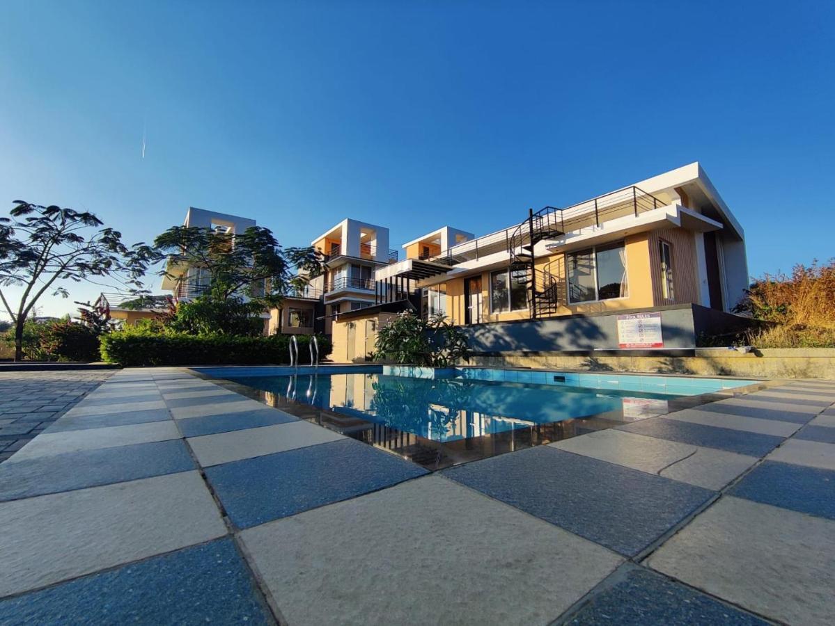 Royal Meadows Igatpuri 2Bhk Poolside Villa エクステリア 写真
